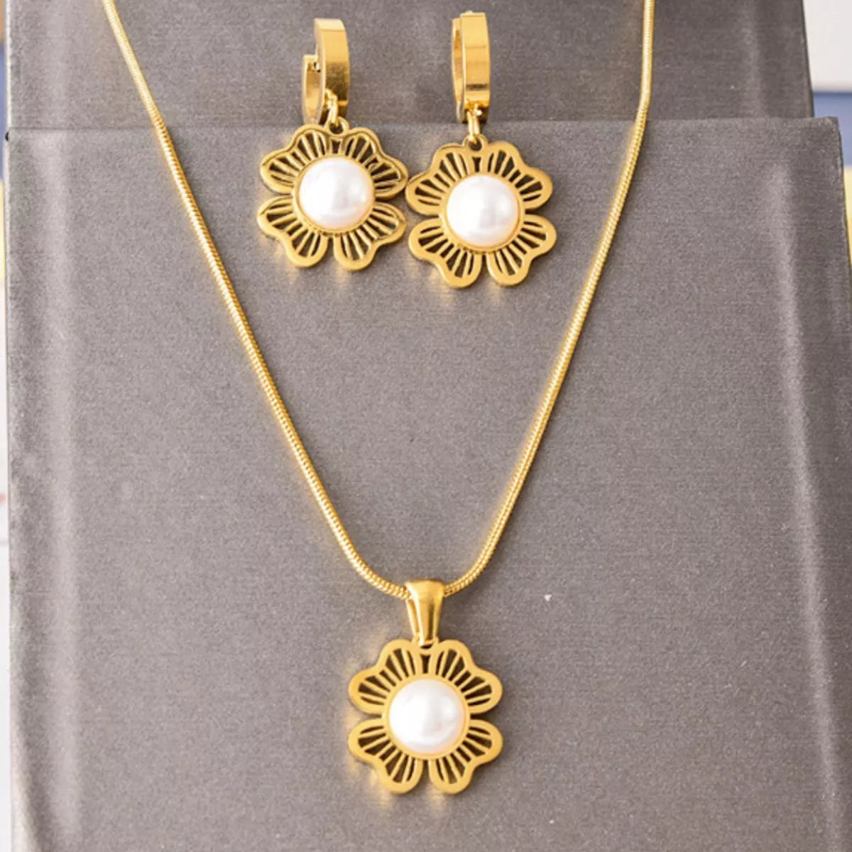 Fashorio Two-piece Set / One Size 18K Gold-Plated Flower Jewelry Set