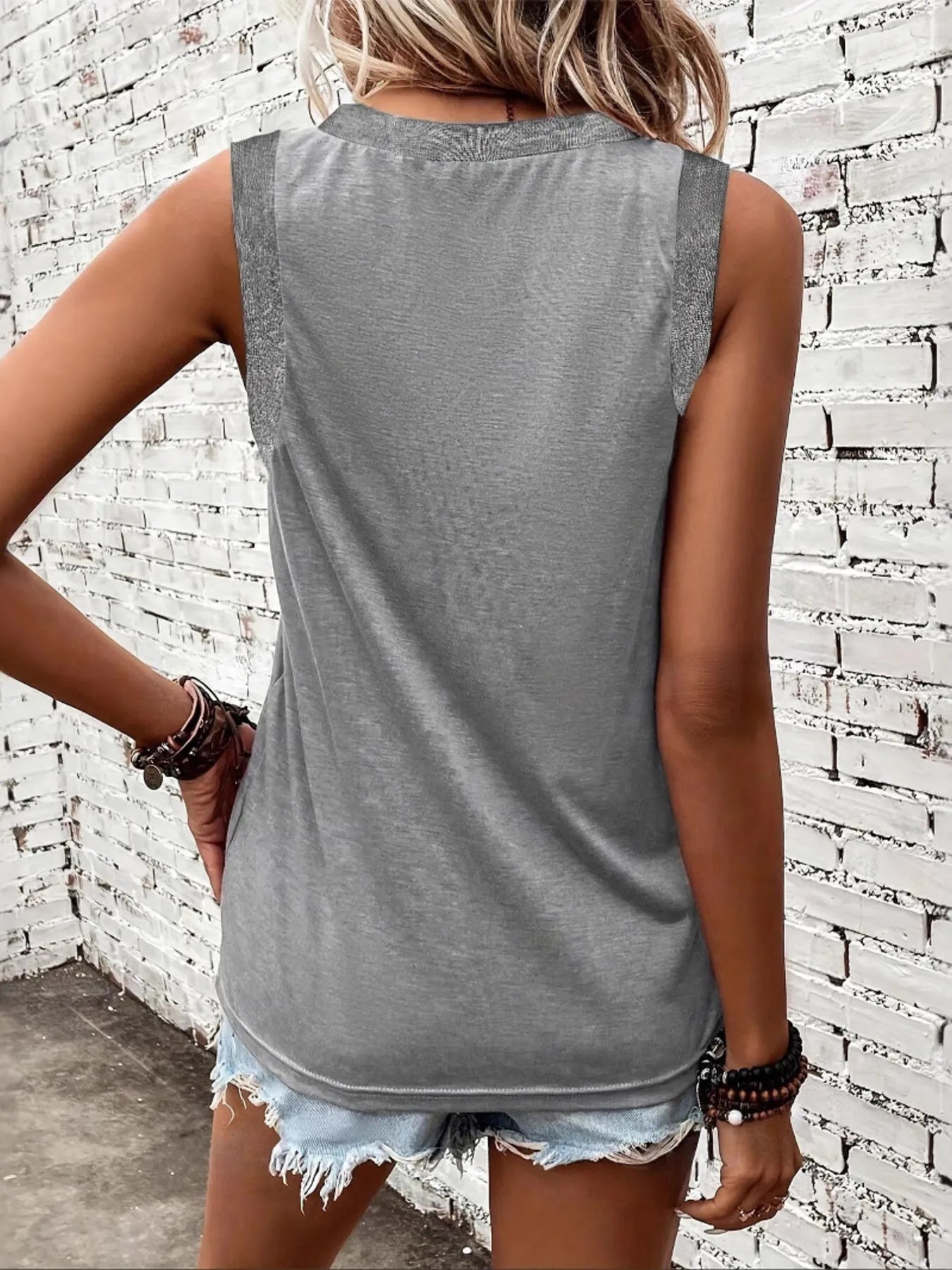 Fashorio V-Neck Tank