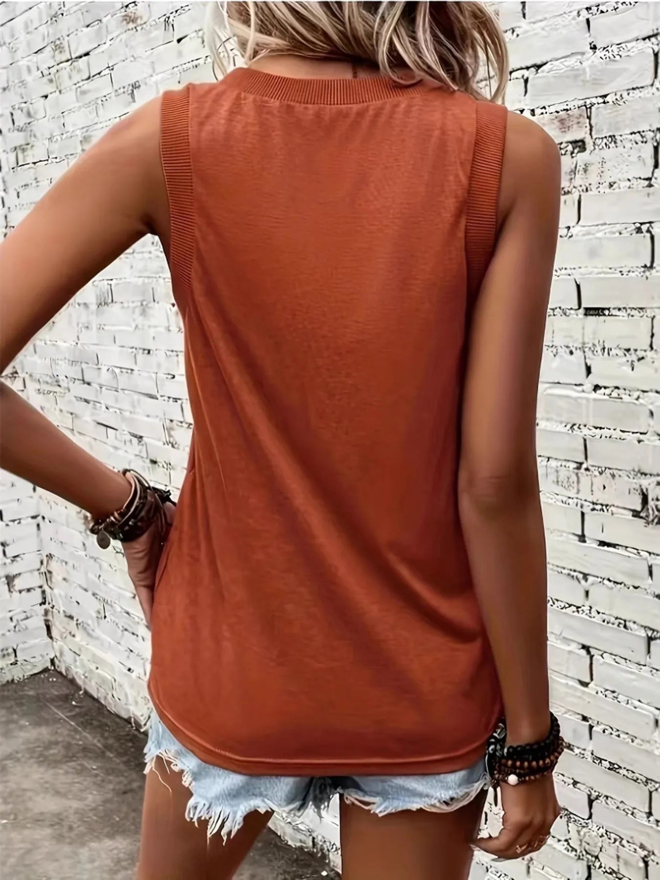 Fashorio V-Neck Tank