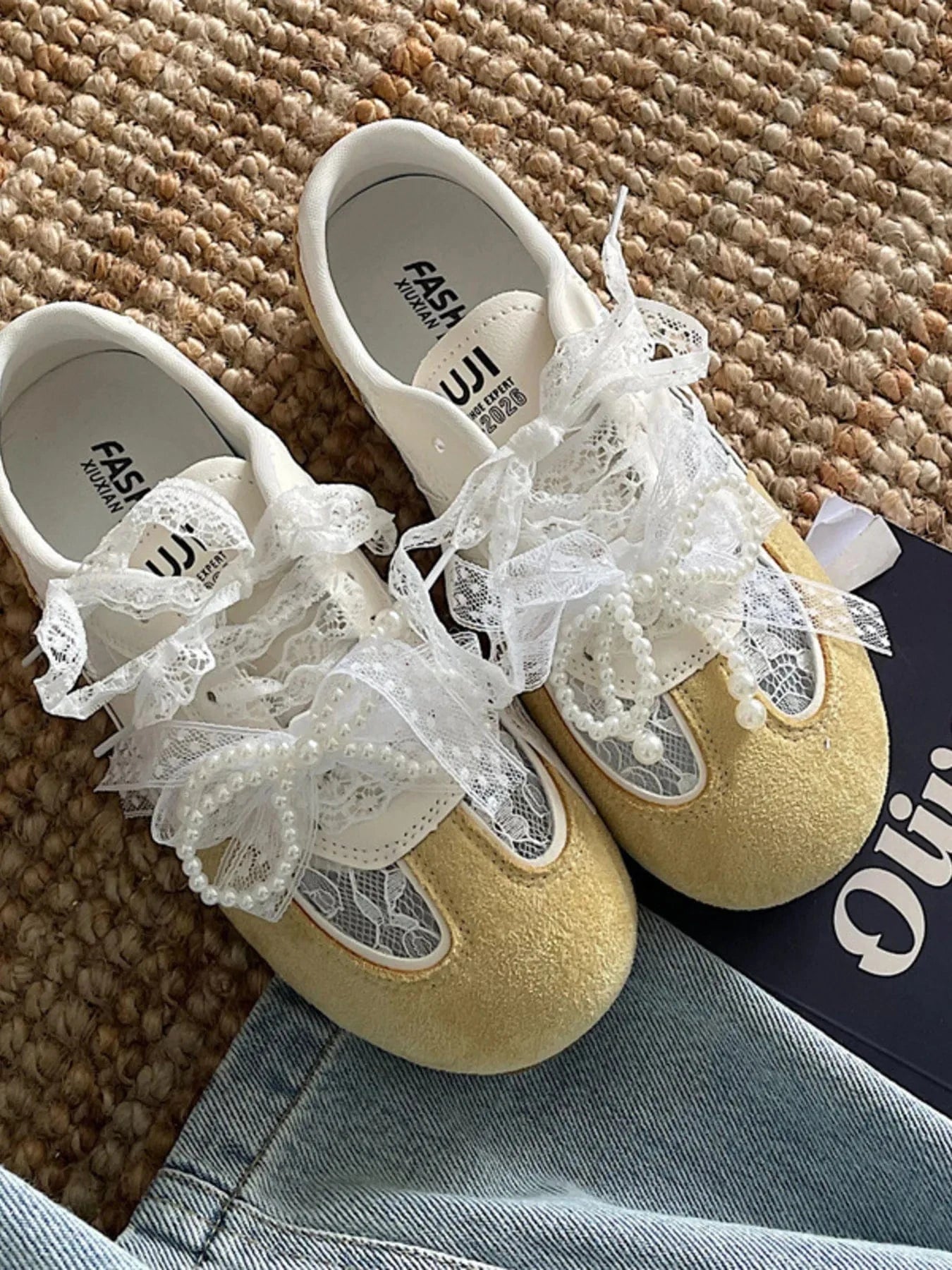 Vintage Lace Ribbon Sneakers - Fashorio
