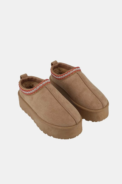Weeboo Platform Embroidered Trim Slip-On Boots - Fashorio