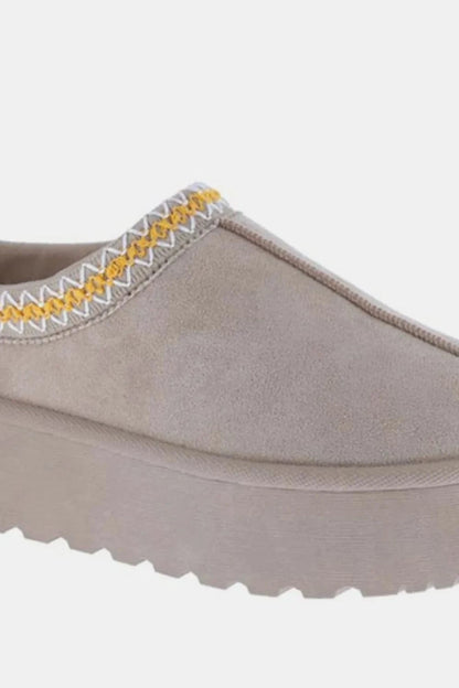 Weeboo Platform Embroidered Trim Slip-On Boots - Fashorio