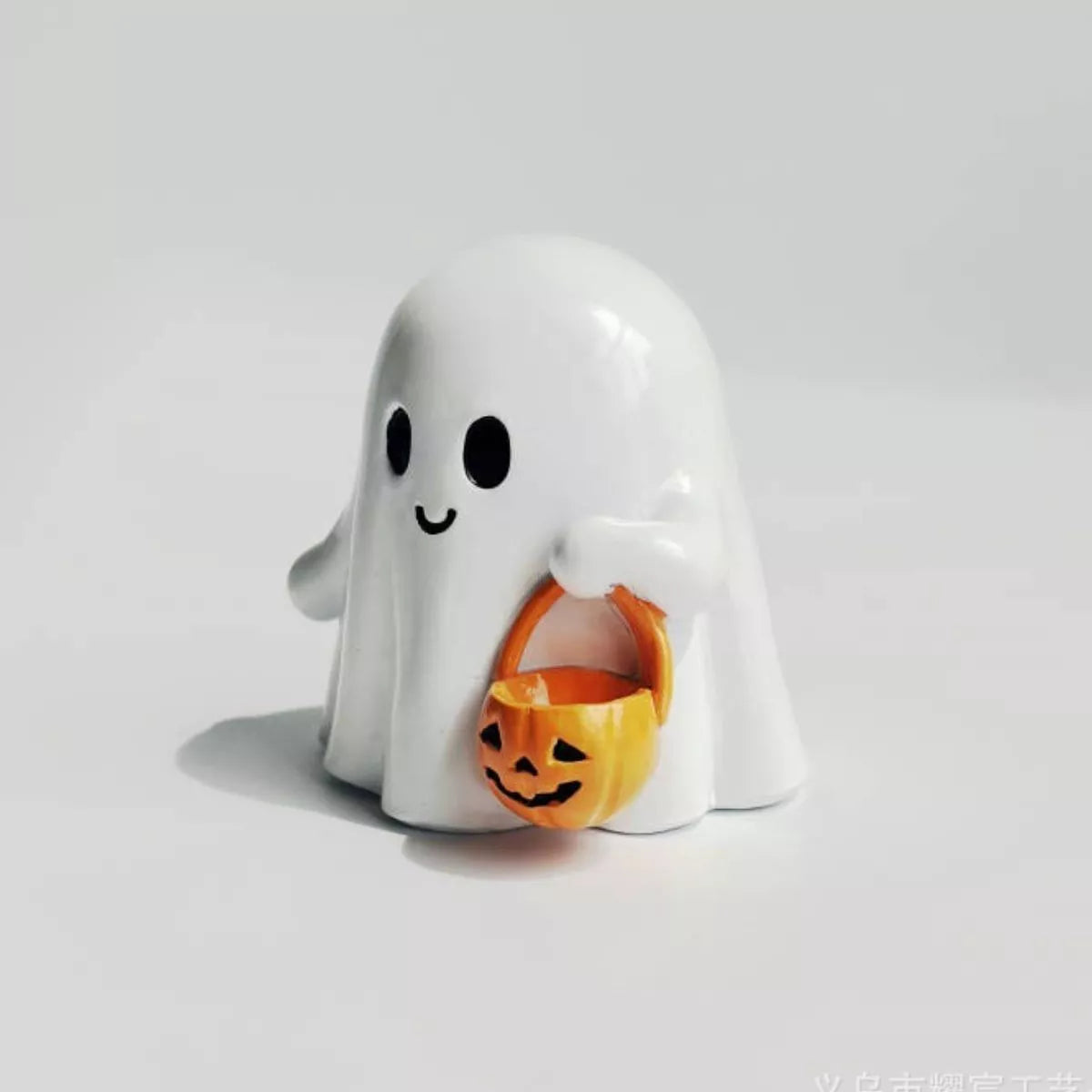 Fashorio White / One Size Halloween Ghost Ornament with Pumpkin Basket