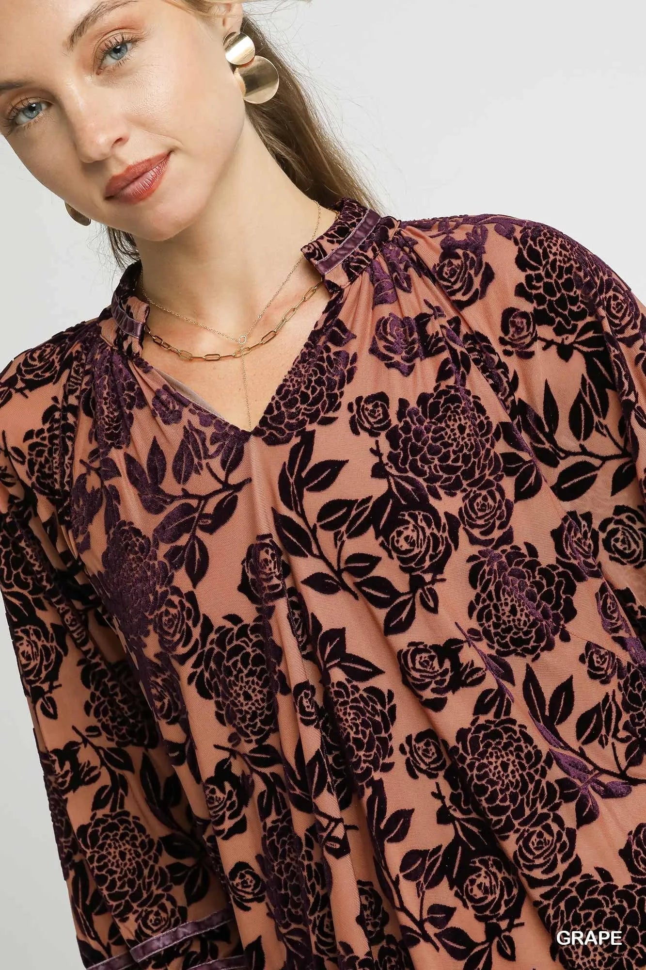 Umgee Floral Velvet Blouse with Balloon Sleeves - Fashorio
