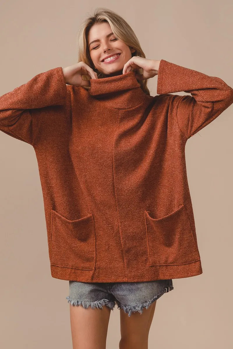 Ribbed Double Pocket Turtleneck Sweater in Rust
