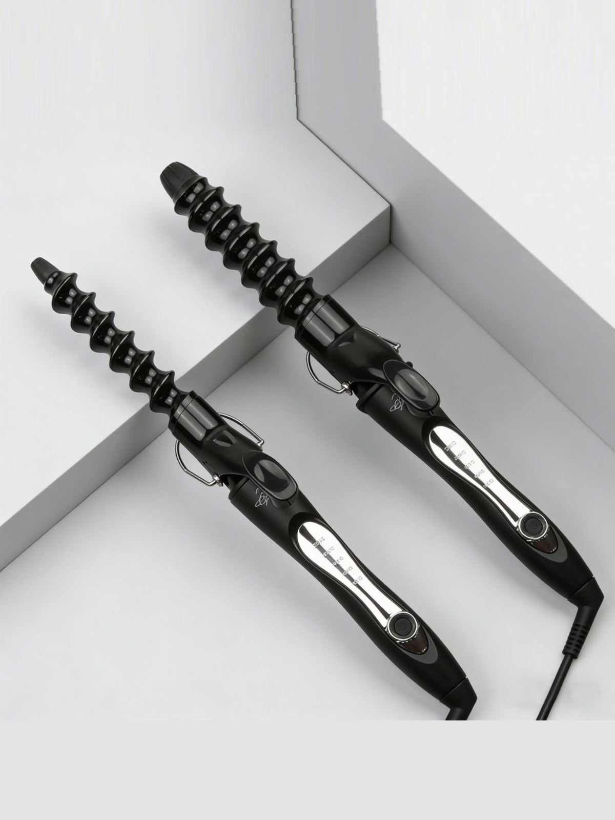 Curling iron barrel close up