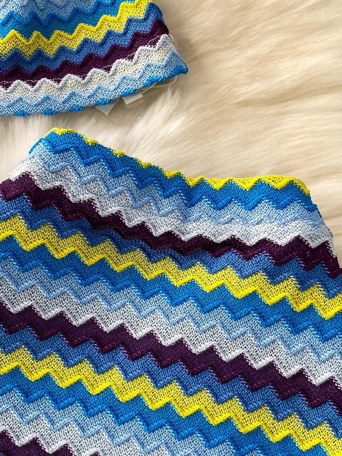 Halter top tie detail