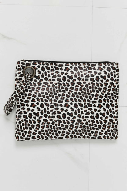 Come Along Animal Print Wristlet Leopard One Size - Fashorio