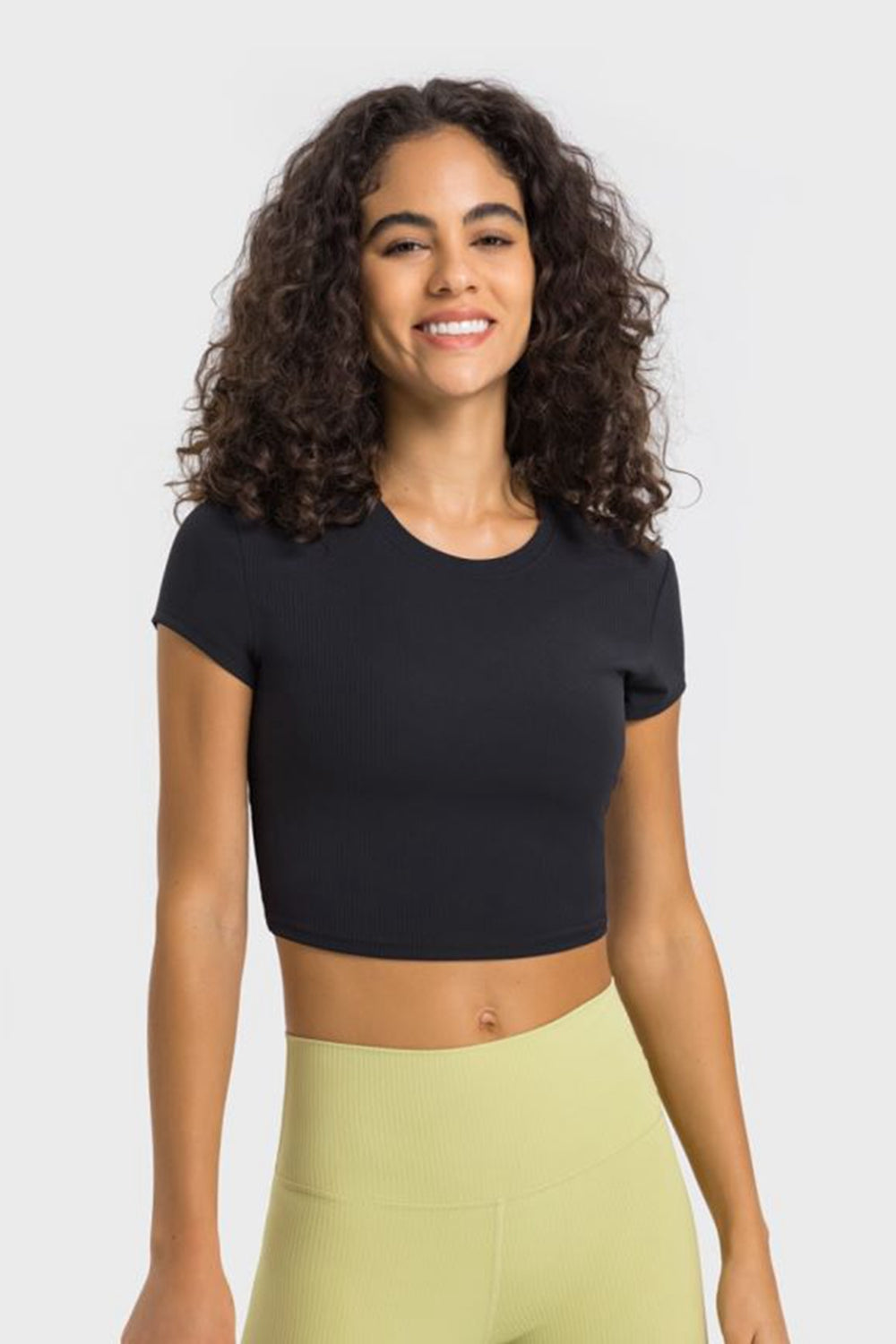 Round neck cropped sports t-shirt detail view