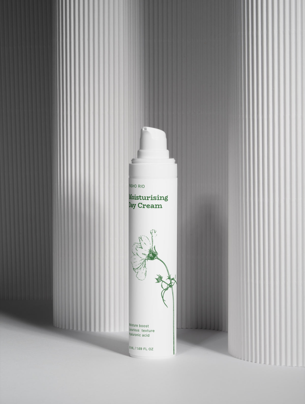Lightweight hydrating face cream side view