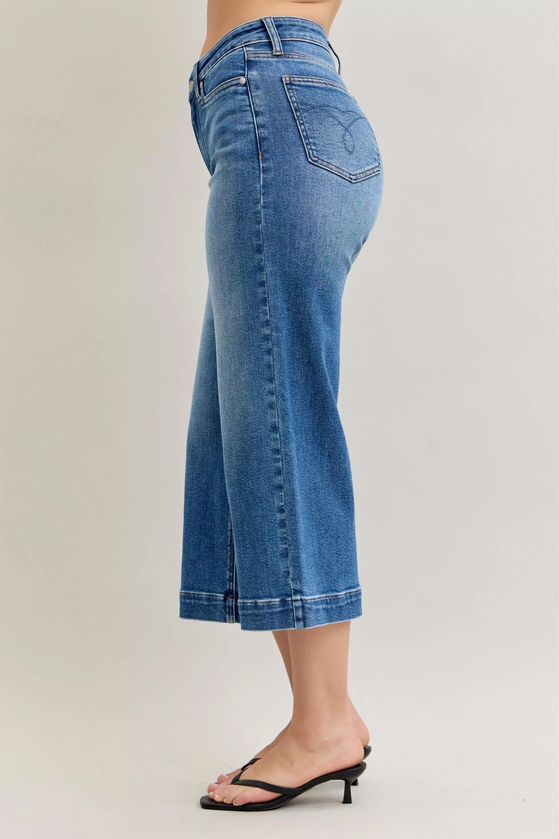 Judy Blue Judy Blue Mid Rise Crop Wide Leg Jeans