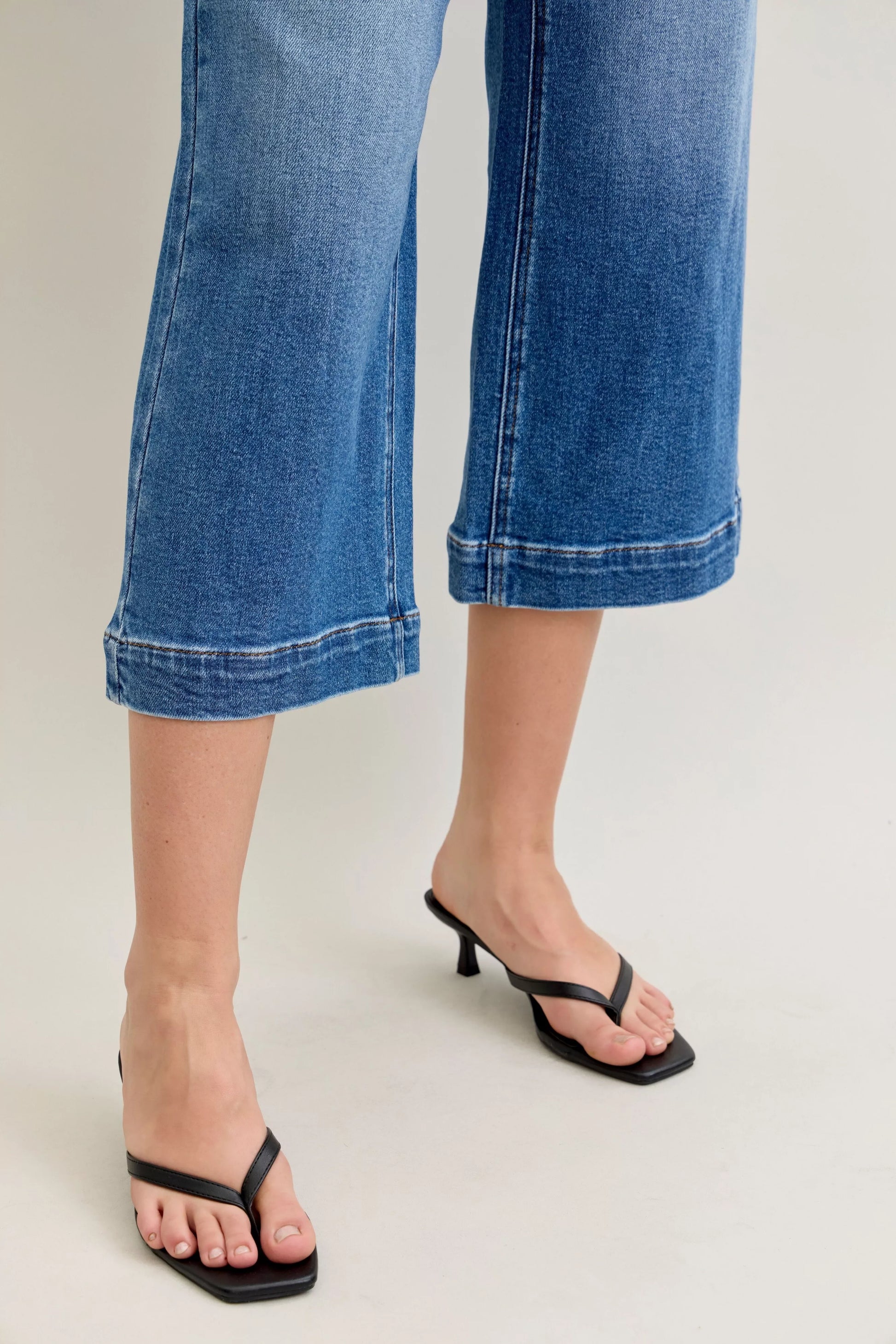 Judy Blue Judy Blue Mid Rise Crop Wide Leg Jeans