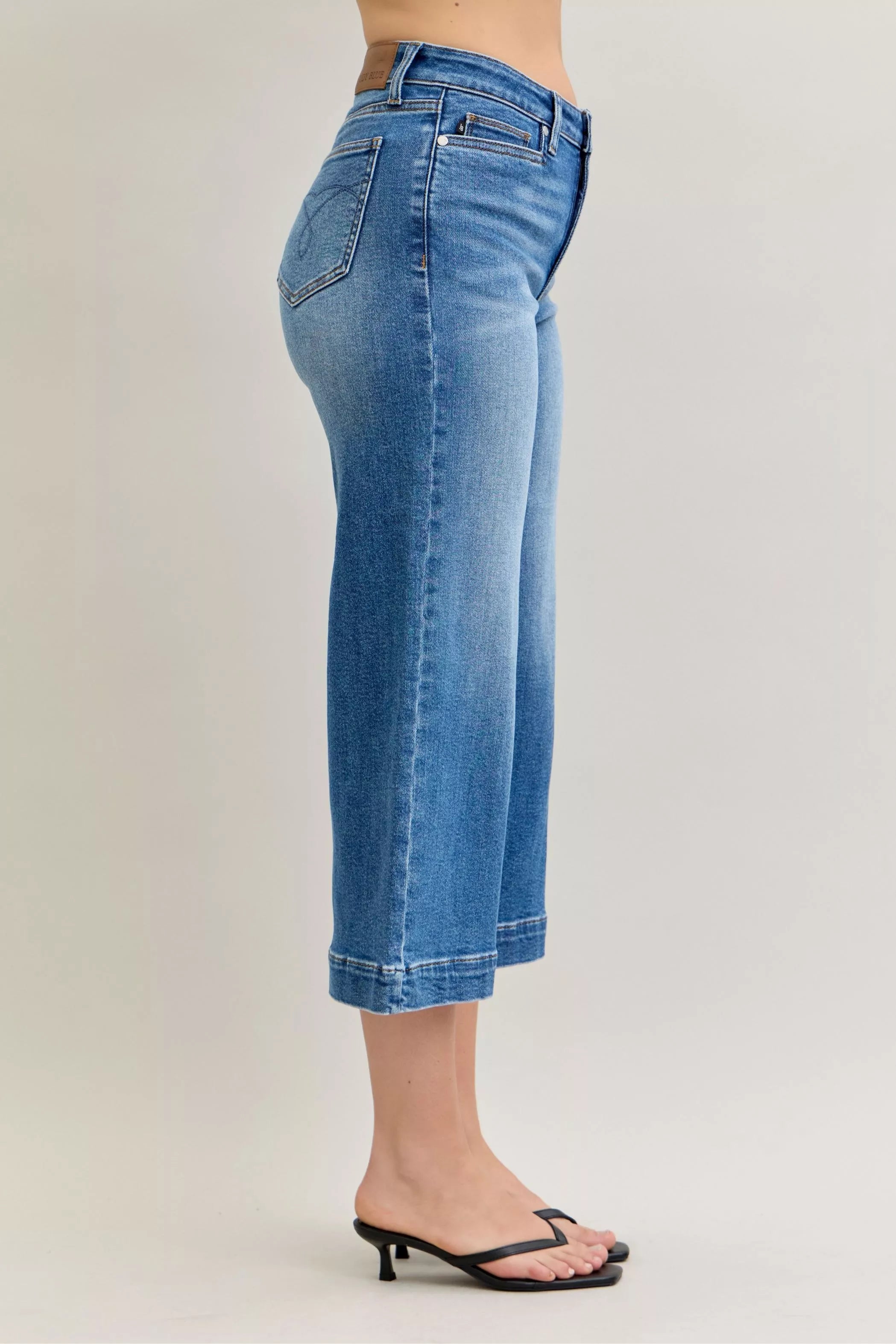 Judy Blue Judy Blue Mid Rise Crop Wide Leg Jeans