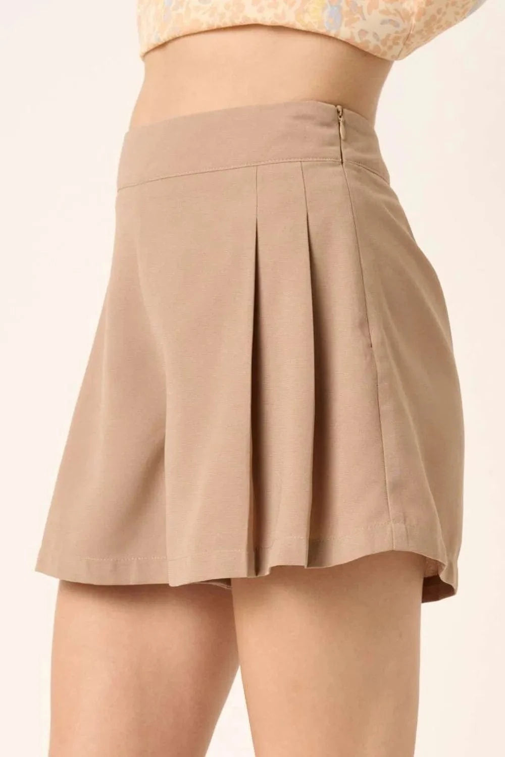 Mittoshop Tan / S Mittoshop Side Invisible Zipper Pleated Shorts