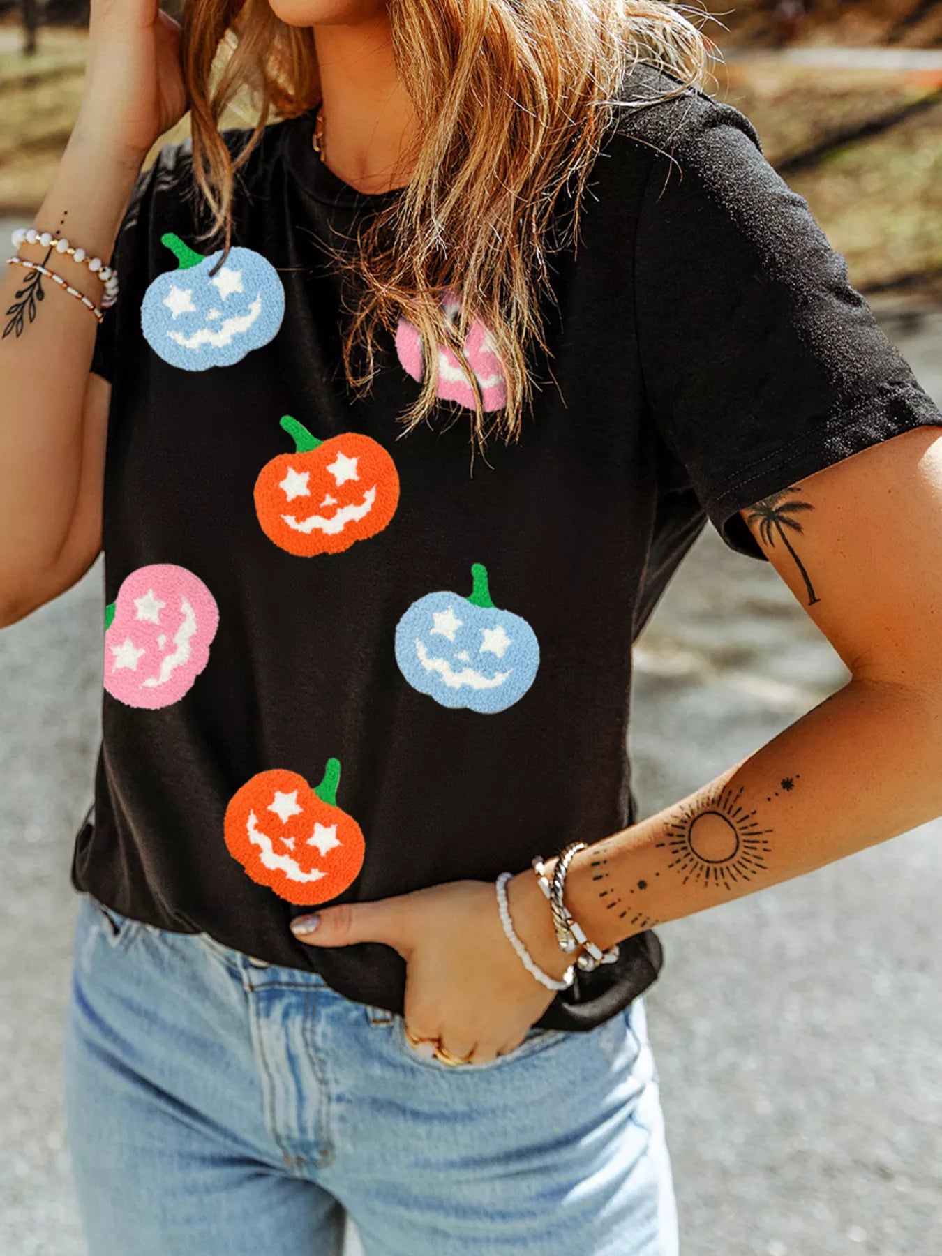 SYNZ Black / S Chenille Pumpkin Patched Playful Halloween T Shirt