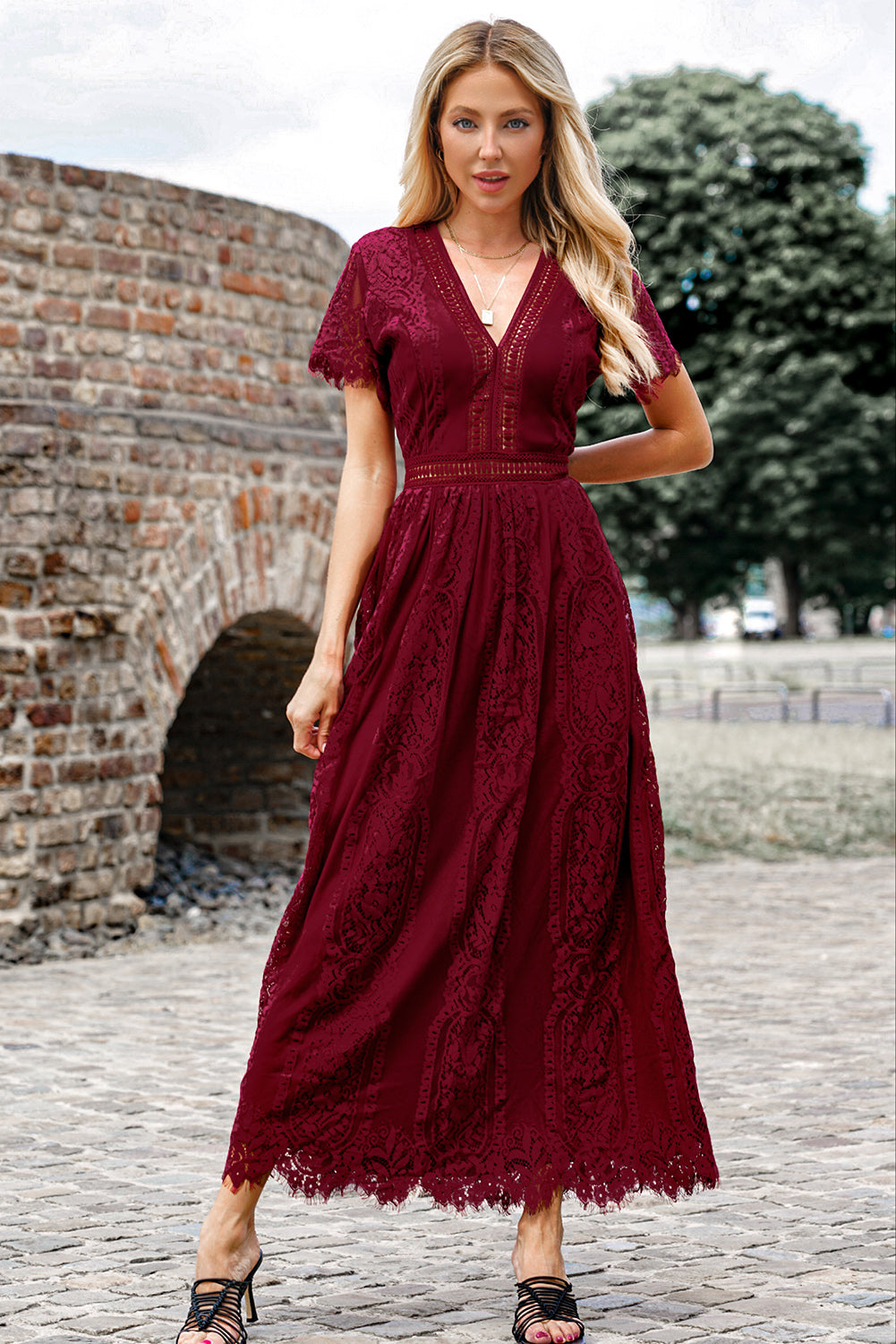 SYNZ Wine / S Scalloped Trim Lace Plunge Maxi Dress