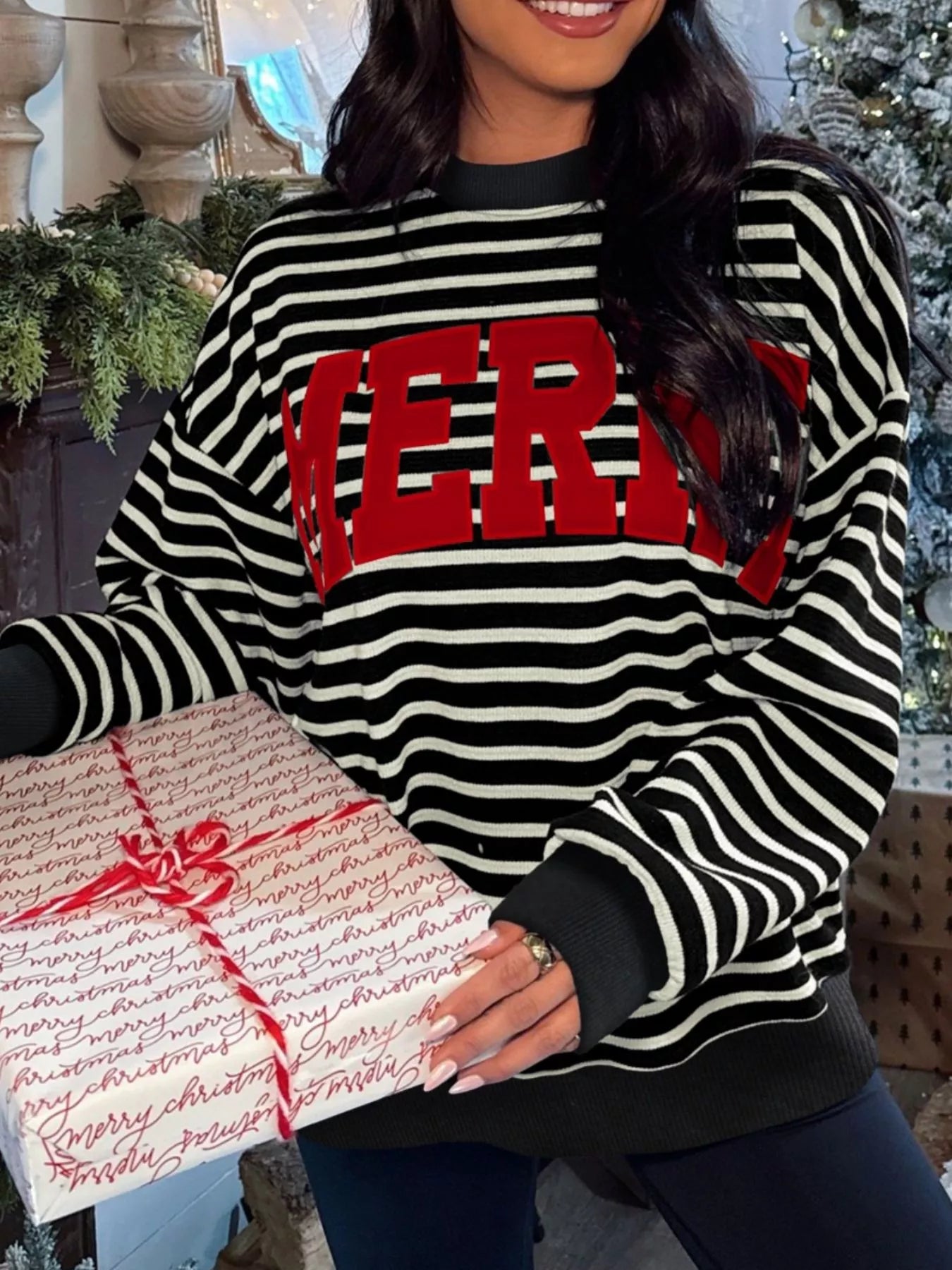 Trendsi Black / S Stripe Contrast MERRY Letter Christmas Print Drop Shoulder Sweatshirt