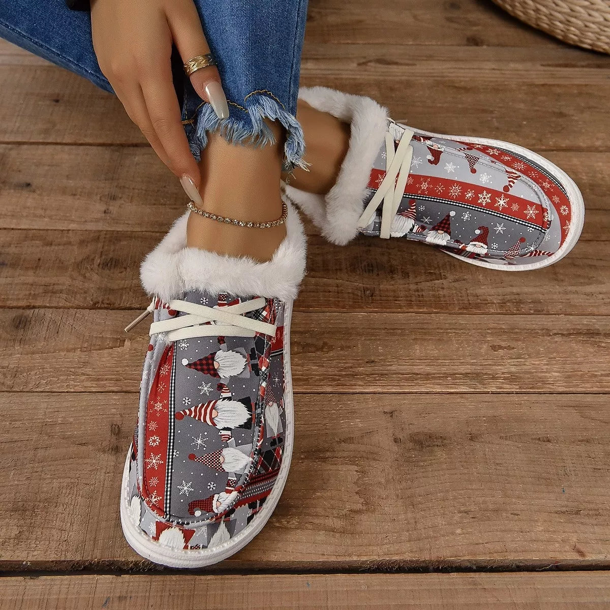 Trendsi Christmas Print Round Toe Sneakers