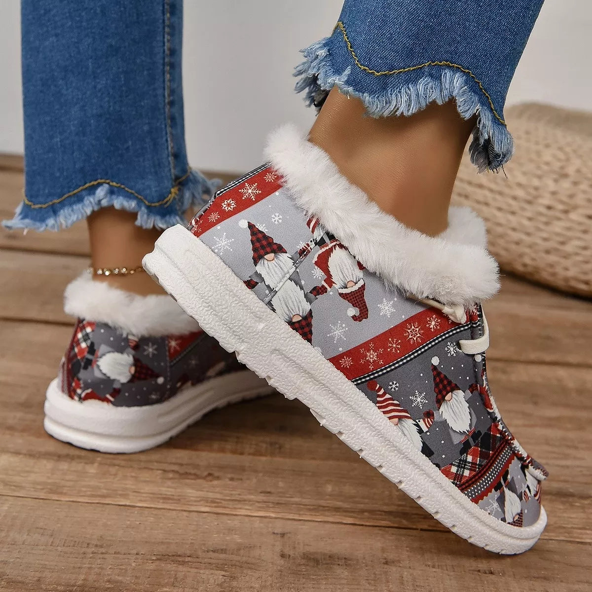 Trendsi Christmas Print Round Toe Sneakers