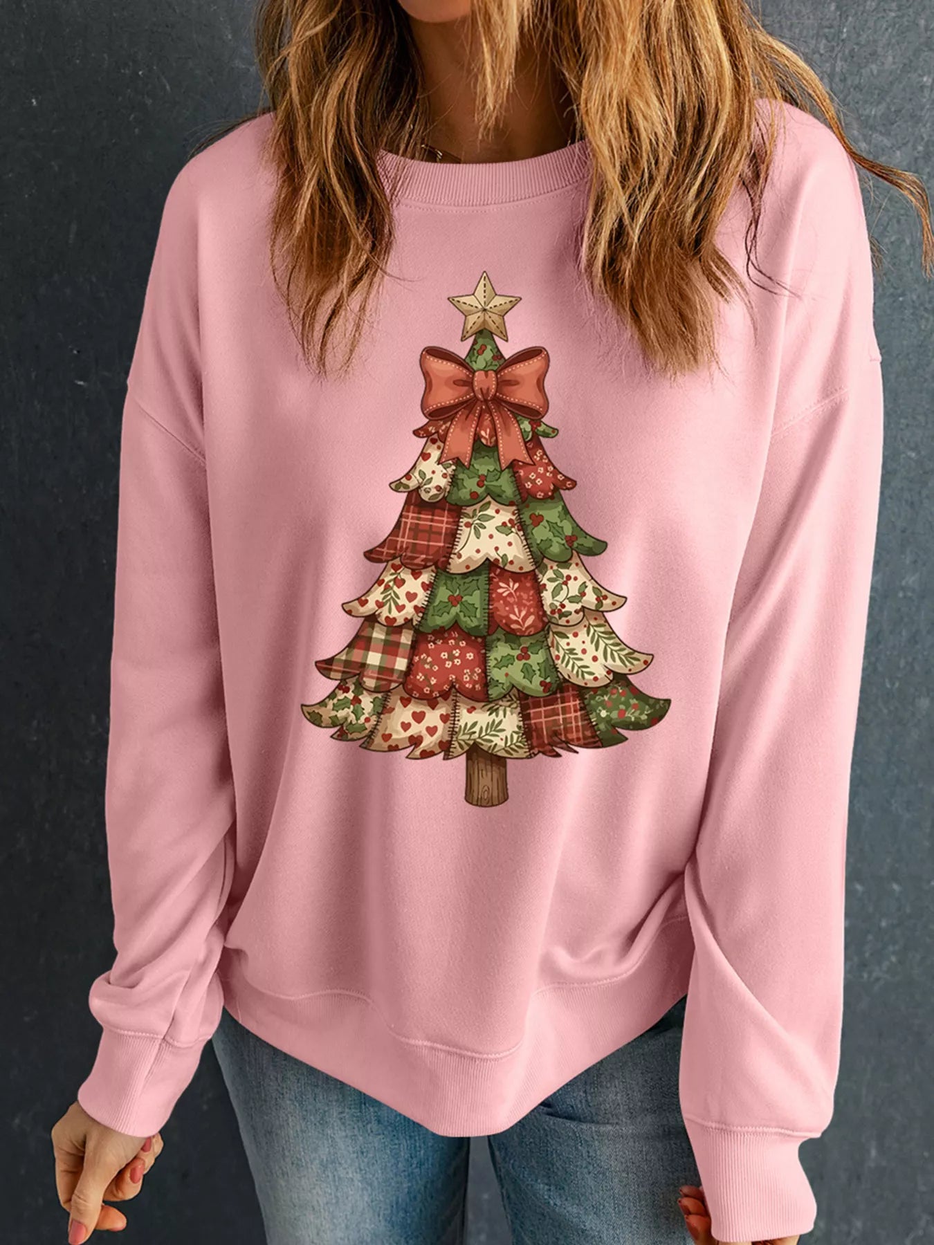 Trendsi Christmas Tree Graphic Long Sleeve Sweatshirt