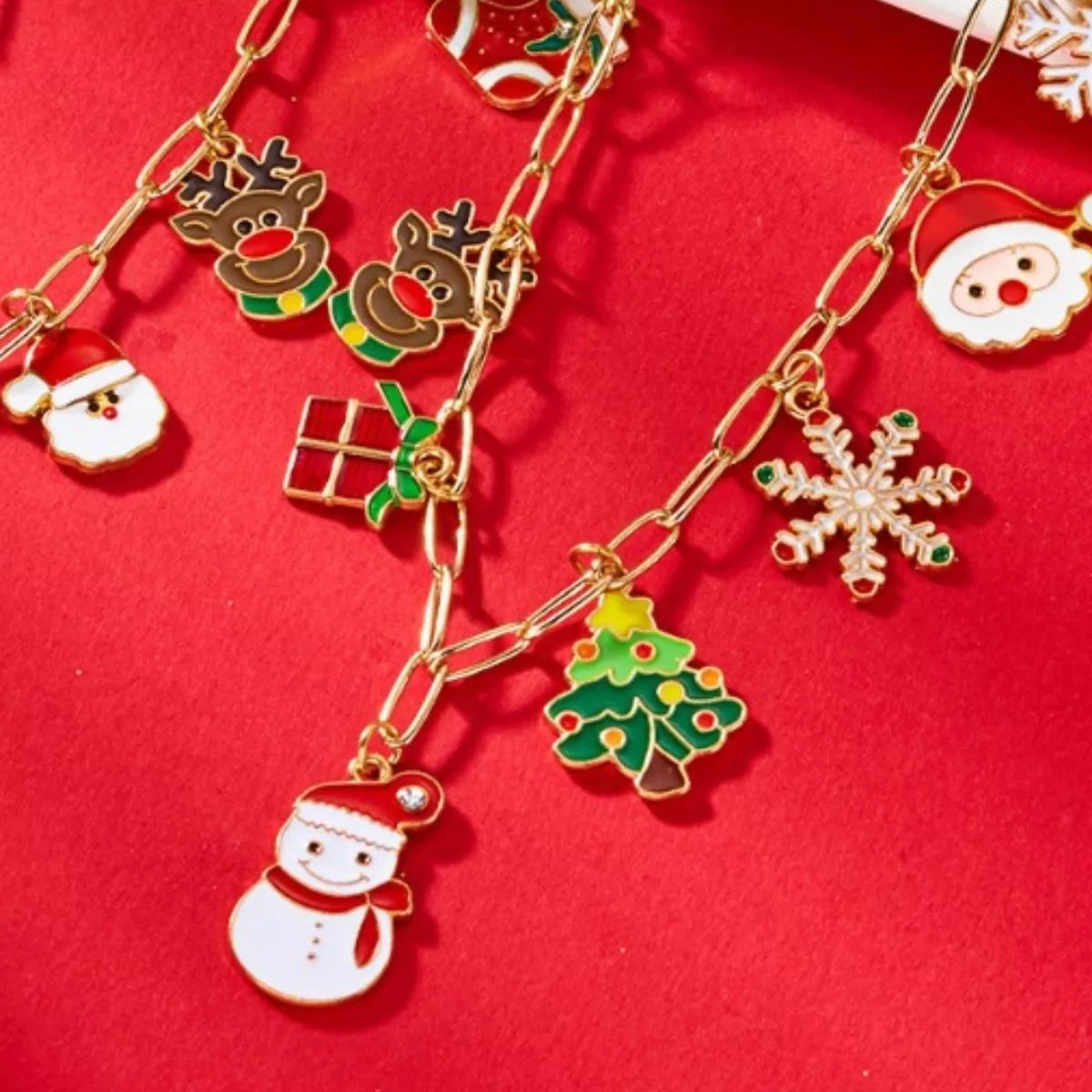 Trendsi Gold / One Size 18K Gold-Plated Resin Christmas Theme Necklace