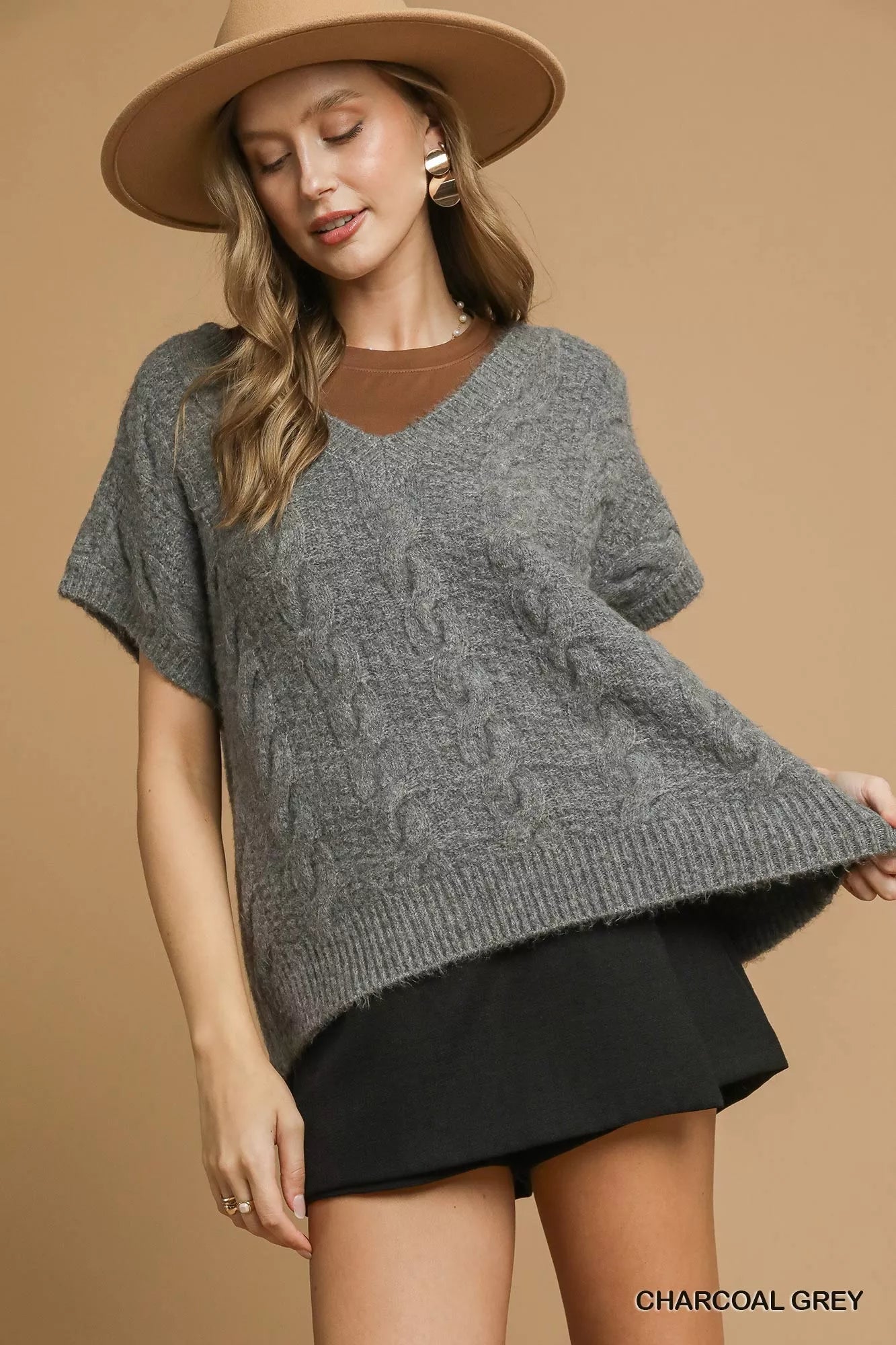 Umgee CHARCOAL GREY / S Umgee Cable-Knit V-Neck Sweater