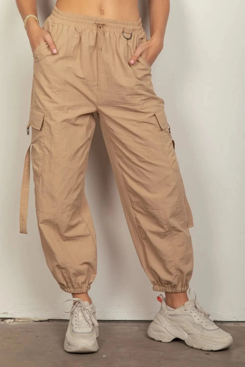 Very J Taupe / S VERY J Elastic Waist Woven Cargo Pants