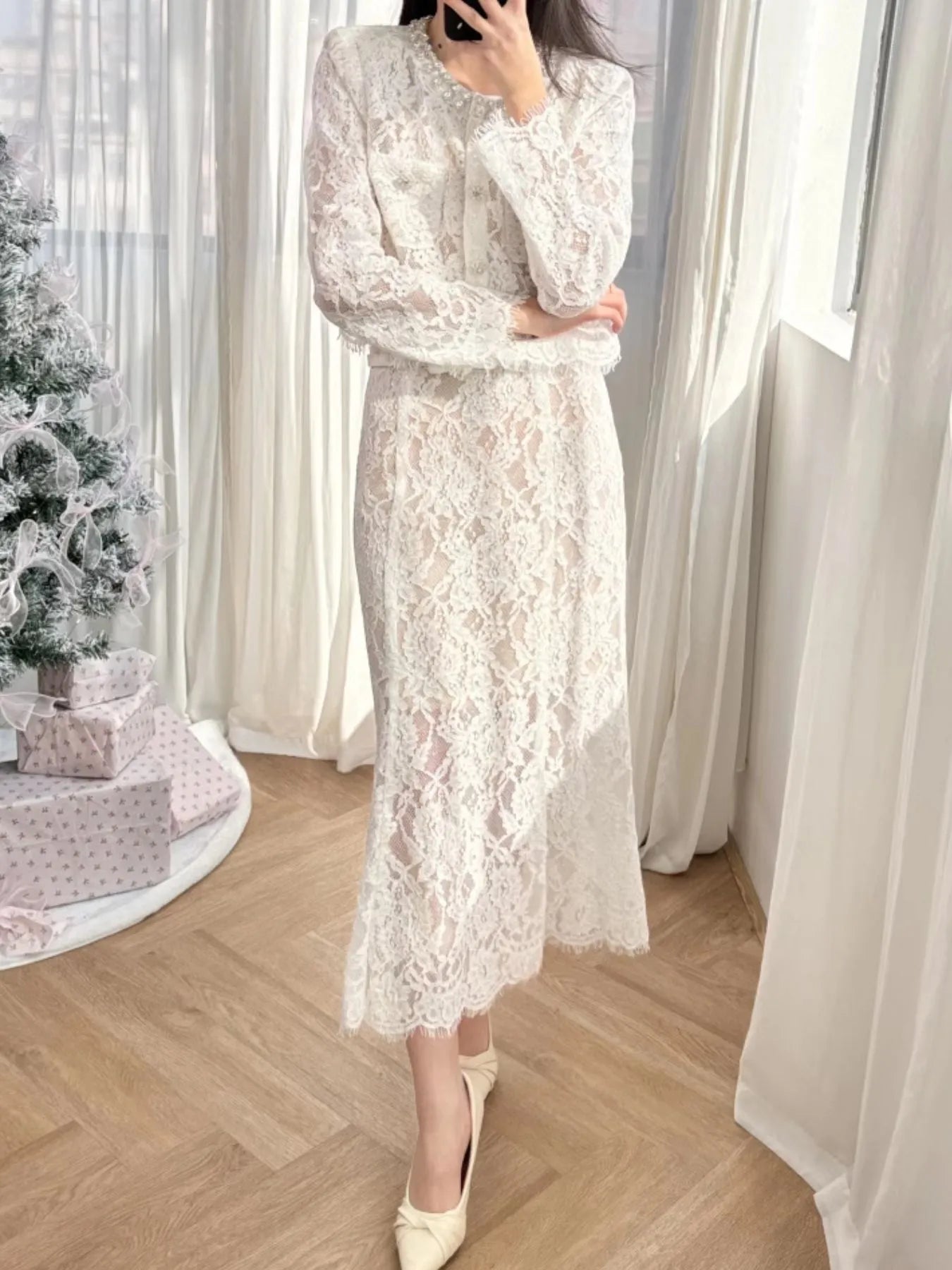 Vibrant White / S Lace Snap Down Top and Skirt Set