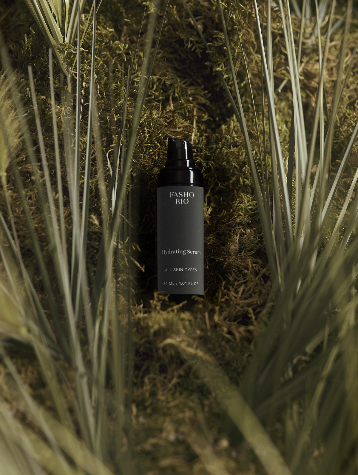 Aloe and hyaluronic acid serum detail